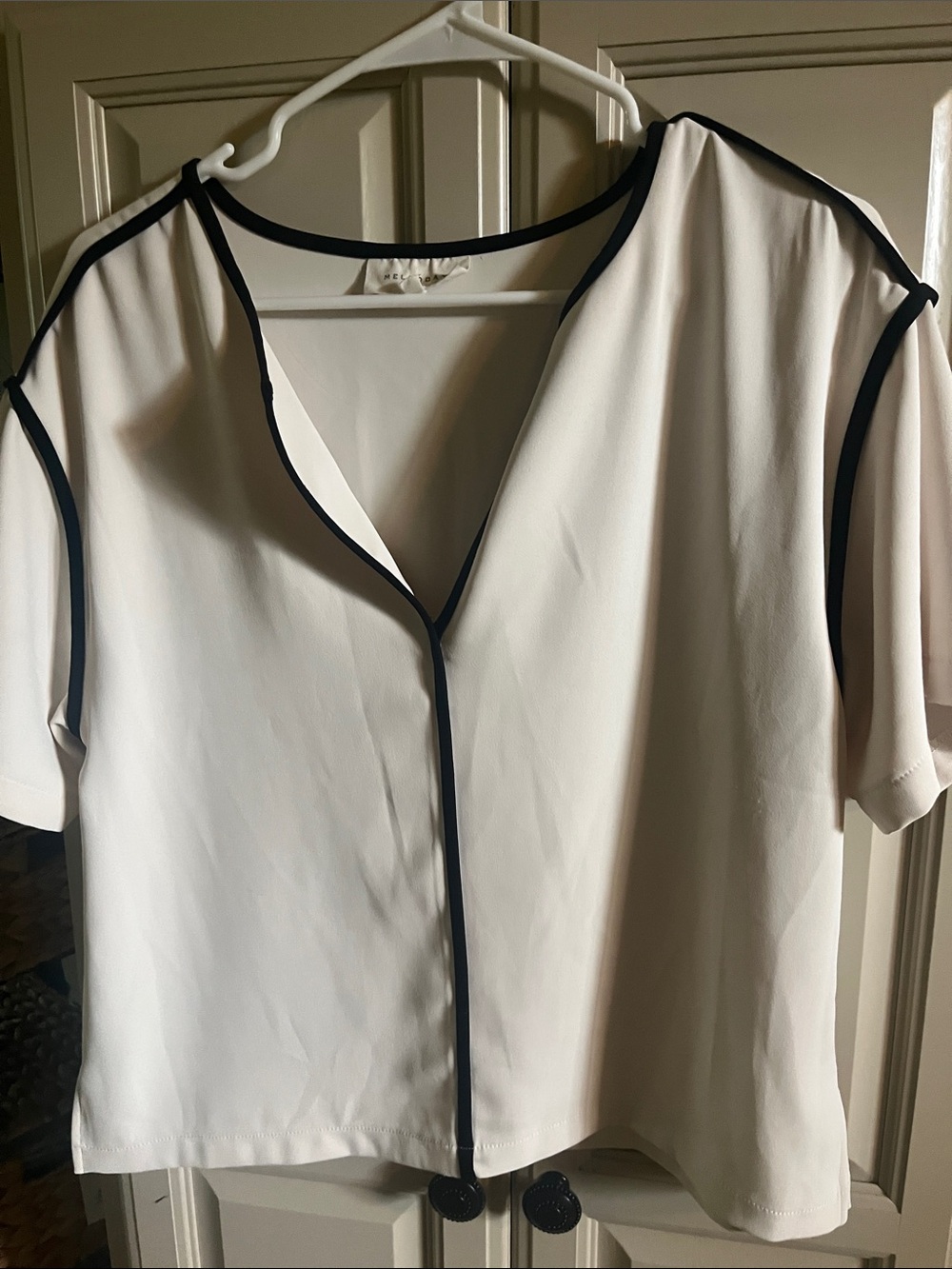 MELLODAY Cream Short-Sleeve Blouse with Black Trim